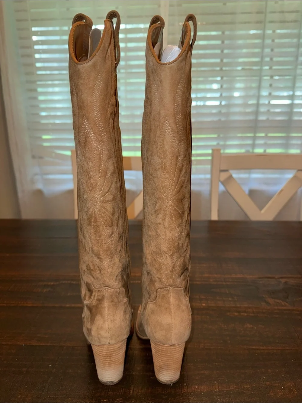 Steve Madden Lasso Chestnut Suede Boots